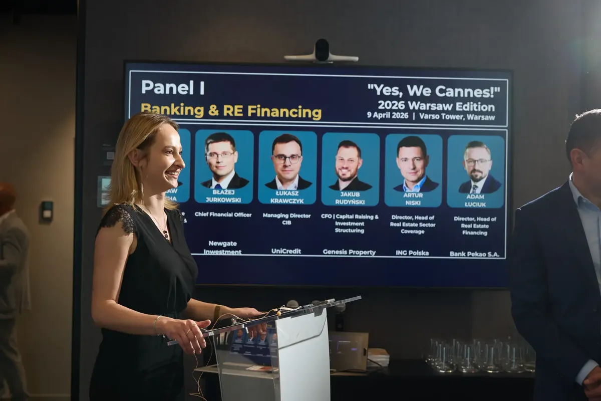 Otwarcie panelu na scenie wydarzenia RealTimes