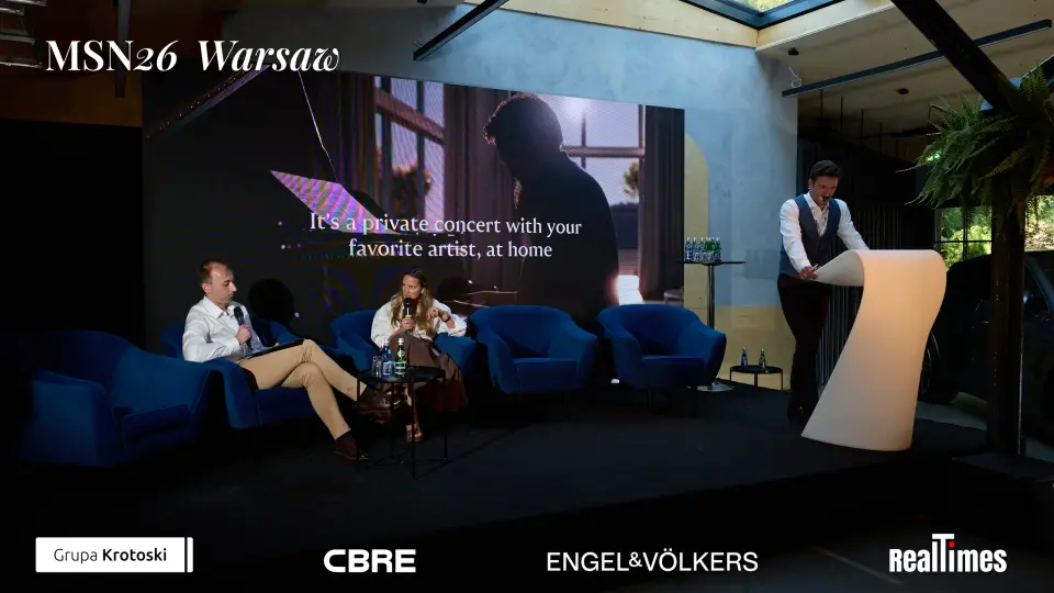 Mid-Summer Night 2026 at B'Fort, Warsaw: stage talk, luxury slide, host at lectern