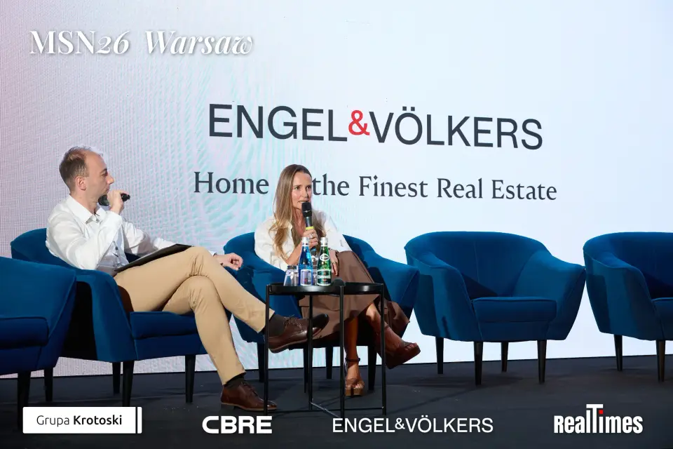 Mid-Summer Night 2026 at B'Fort, Warsaw: Engel&Volkers slide, seated stage talk