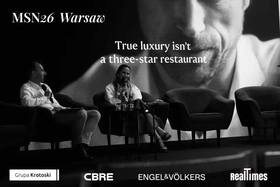 Mid-Summer Night 2026 at B'Fort, Warsaw: stage talk, 'three-star restaurant' luxury slide