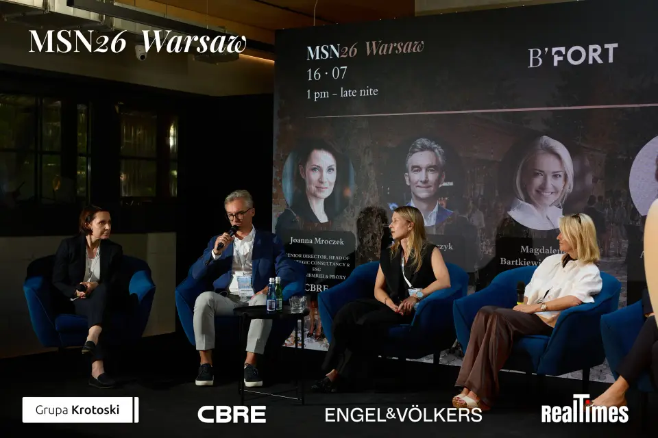 Mid-Summer Night 2026 at B'Fort, Warsaw: wide four-seat stage panel, daytime