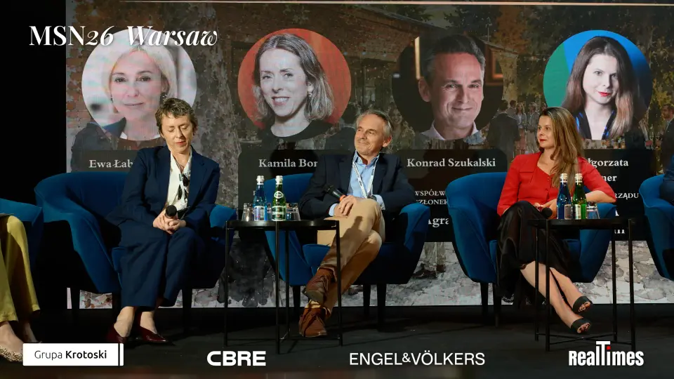 Mid-Summer Night 2026 at B'Fort, Warsaw: row of panelists seated