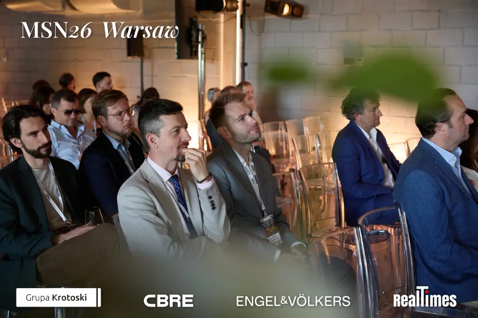 Mid-Summer Night 2026 at B'Fort, Warsaw: audience seated watching session