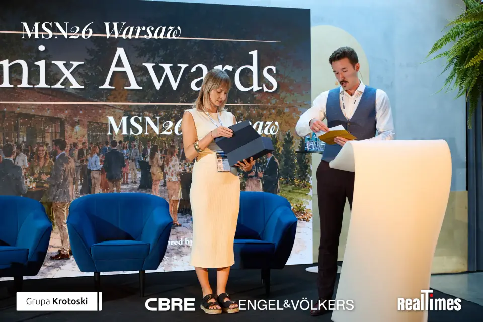 Mid-Summer Night 2026 at B'Fort, Warsaw: trophy handover, Phoenix Awards backdrop