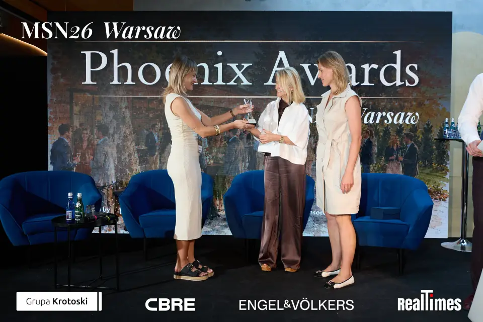 Mid-Summer Night 2026 at B'Fort, Warsaw: trophy handover, three on awards stage