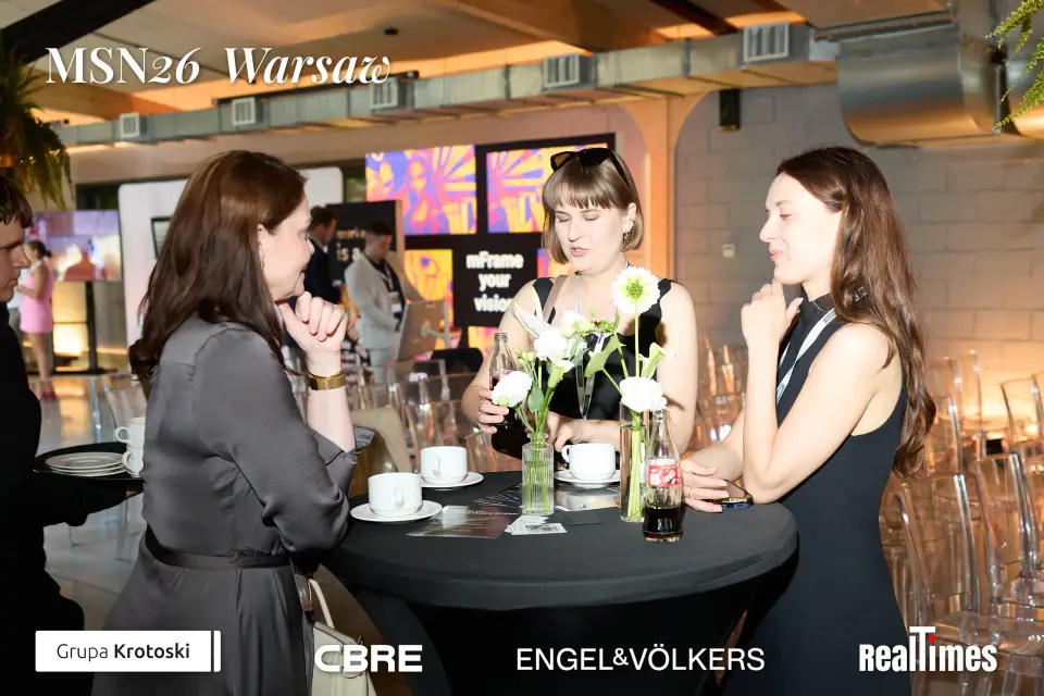 Mid-Summer Night 2026 at B'Fort, Warsaw: women networking at cocktail table