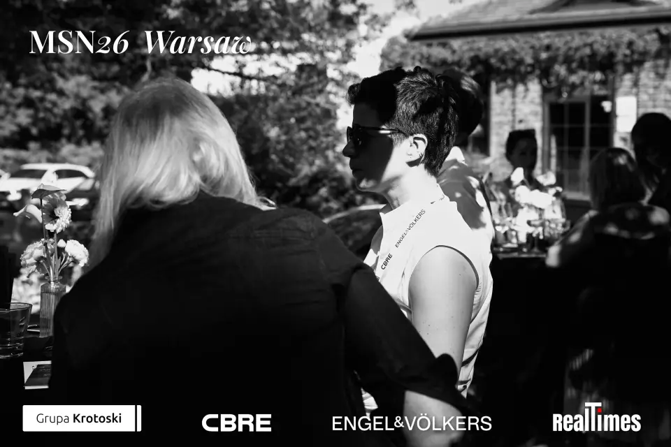 Mid-Summer Night 2026 at B'Fort, Warsaw: b&w garden networking