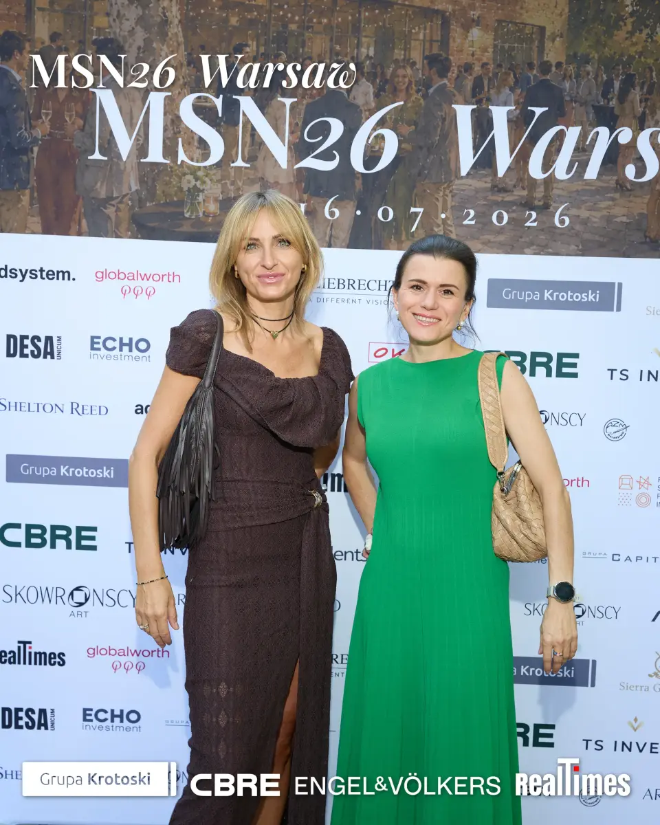 Mid-Summer Night 2026 at B'Fort, Warsaw: two women posing at press wall