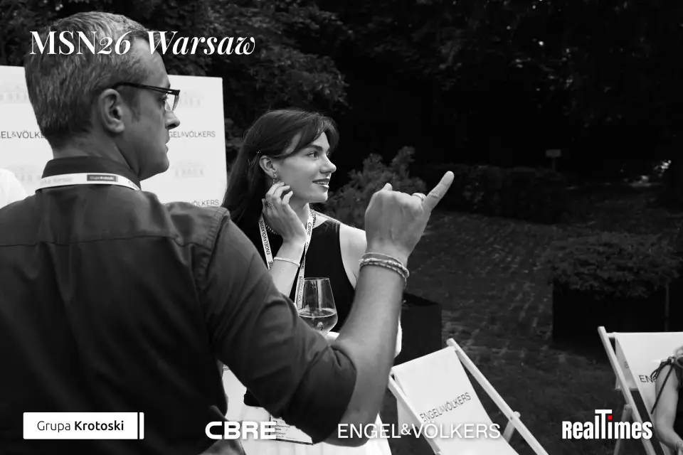 Mid-Summer Night 2026 at B'Fort, Warsaw: b&w garden lounge chatting