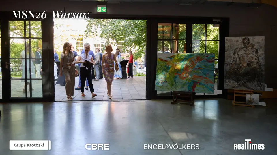 Mid-Summer Night 2026 at B'Fort, Warsaw: art gallery view, guests near paintings