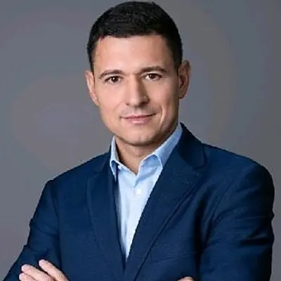 Artur Niski, CFA